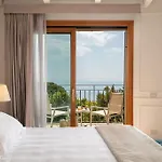 Отель Golfo Dei Poeti Relais & 5*