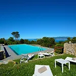 Golfo Dei Poeti Relais & Амелия
