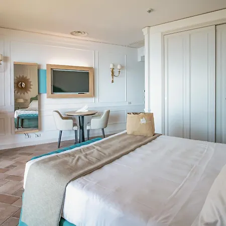 Hotel Golfo Dei Poeti Relais & 5*