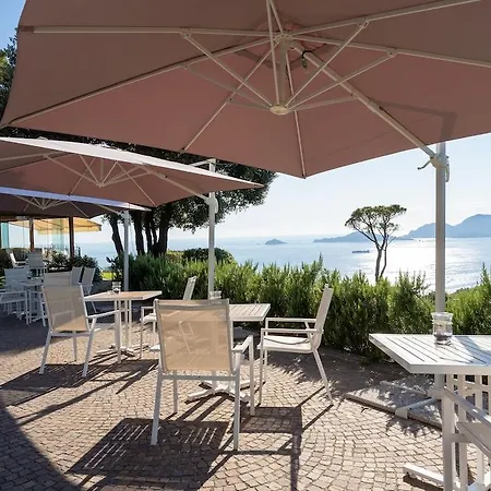 Hotel Golfo Dei Poeti Relais & 5*