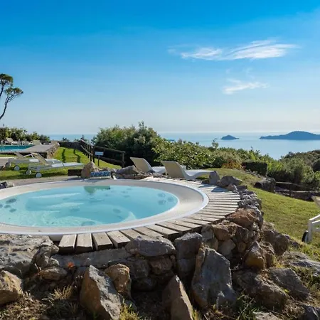 Hotel Golfo Dei Poeti Relais & 5*