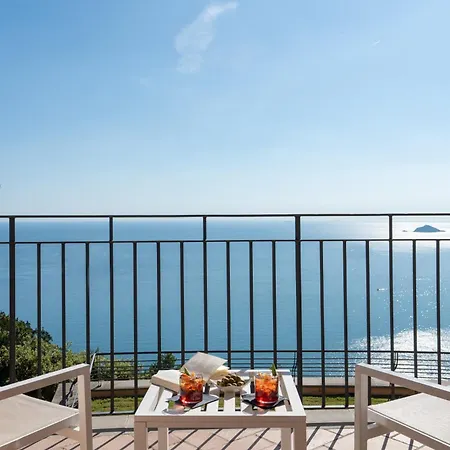 Hotel Golfo Dei Poeti Relais & 5*