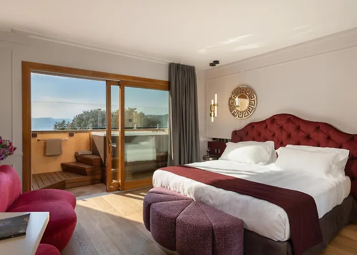 Golfo Dei Poeti Relais & מלון 5*