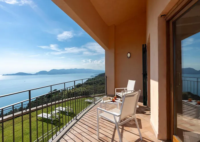 Hotell Golfo Dei Poeti Relais &