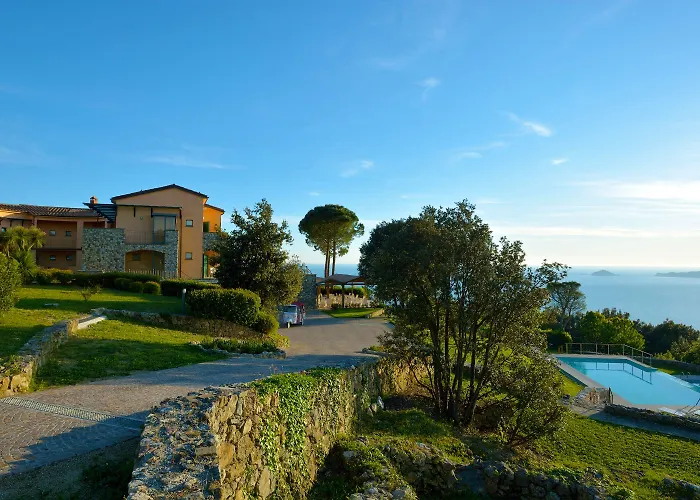 מלון Golfo Dei Poeti Relais & 5*