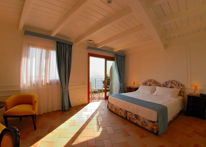 מלון Golfo Dei Poeti Relais &
