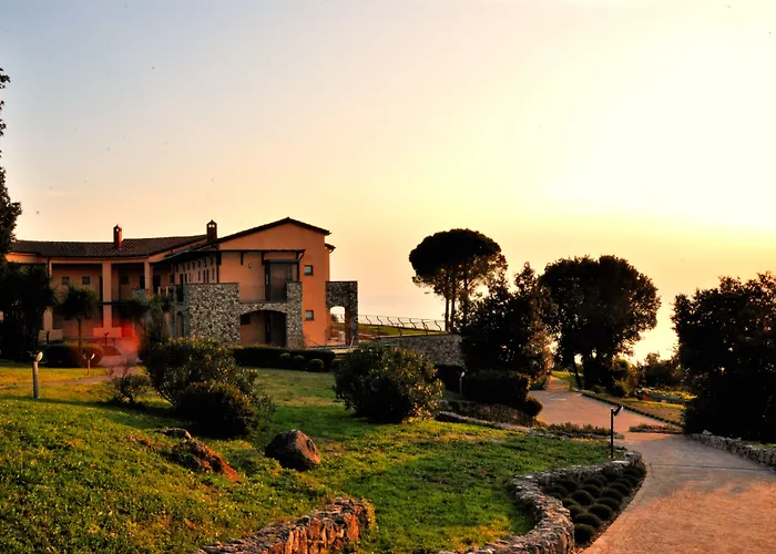 Отель Golfo Dei Poeti Relais & 5*