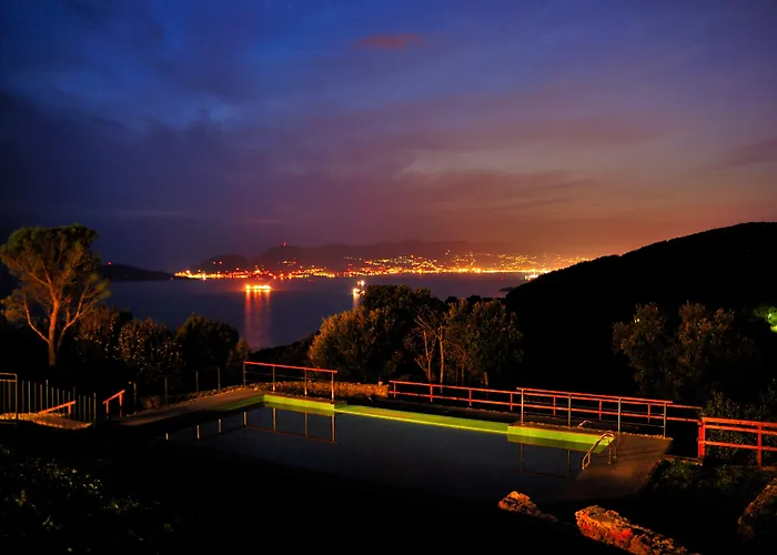 מלון Golfo Dei Poeti Relais &