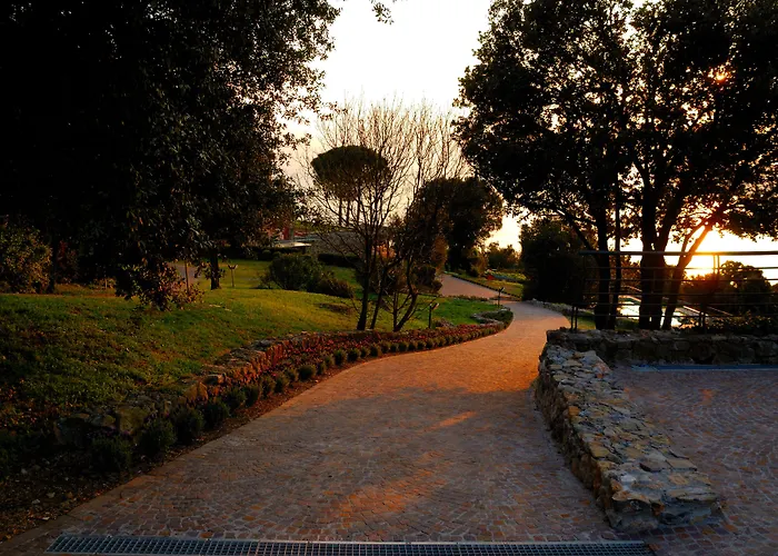 Golfo Dei Poeti Relais & 5* אמליה