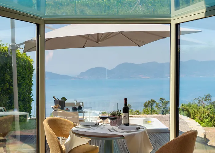 מלון Golfo Dei Poeti Relais &