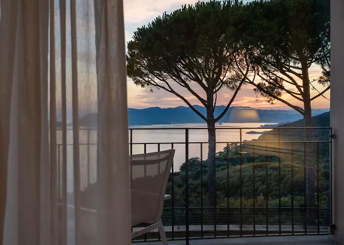 Hotell Golfo Dei Poeti Relais & Ameglia